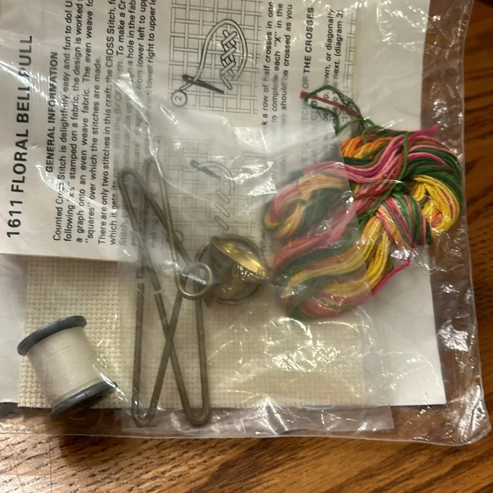 The creative circle 1611 sentimental keepsake floral bell pull sealed bag new